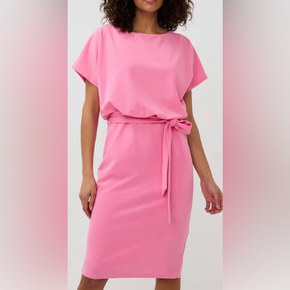 ESQUALO 🩷Pink Belted Short Sleeve Dress
Size 16 - Picture 2 of 8